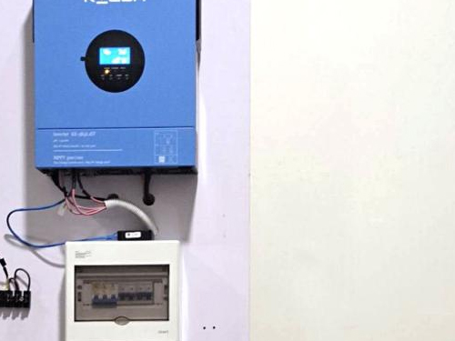 550W แผงโซลาร์เซลล์ + 5KW อินเวอร์เตอร์ปิดกริด + แบตเตอรี่ลิเธียม 10kWh สร้างระบบจัดเก็บพลังงานแสงอาทิตย์ในบ้าน